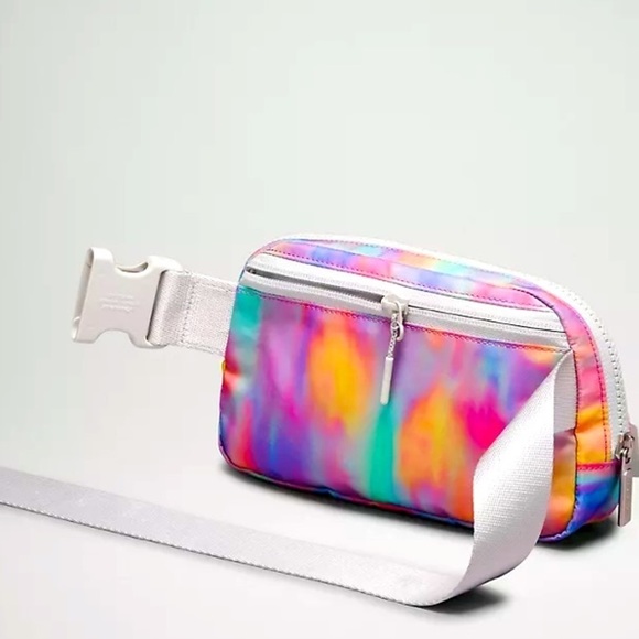 🎉hp! NWT SOLDOUT SUMMER EDITION LULULEMON EVERYWHERE BELT BAG 1L TIE DYE NEON - Picture 3 of 10